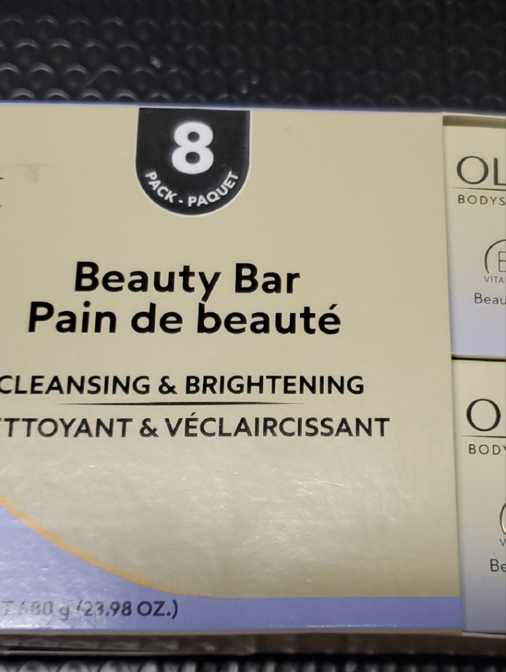OLAY B3+ Vitamin C Beauty Bar Pack - Pale Yellow & White